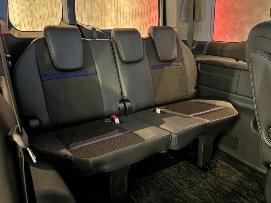 Stepwgn e:HEV EX Black Style - Image 10